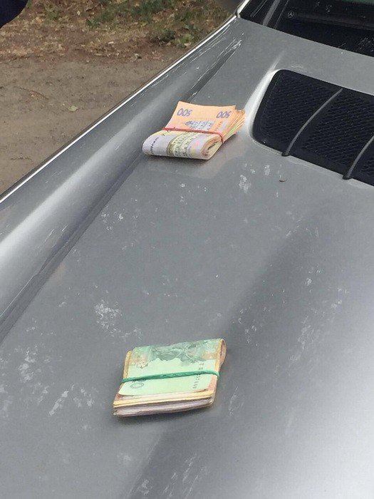 На Полтавщині СБУ затримала комерсанта на хабарі поліцейському На Полтавщині СБУ затримала комерсанта на хабарі поліцейському