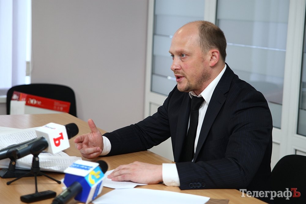 15 тисяч підписів кременчужан опинилися в корівнику, а не у президента 15 тисяч підписів кременчужан опинилися в корівнику, а не у президента