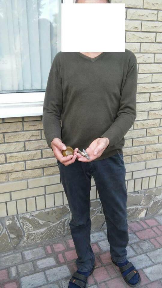 На Раковке поймали кременчужанина с гранатой На Раковке поймали кременчужанина с гранатой