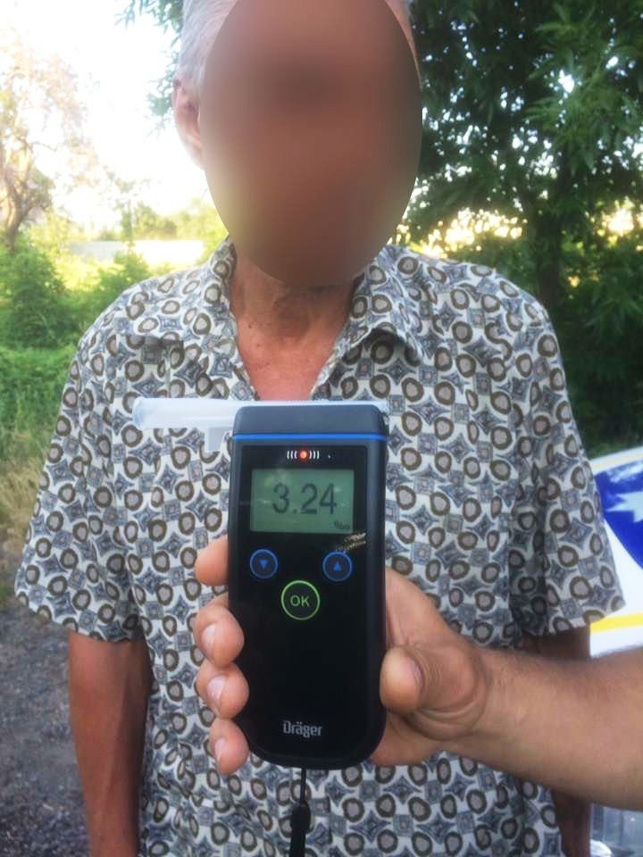 Кременчужане поймали ну ооочень пьяного таксиста Кременчужане поймали ну ооочень пьяного таксиста