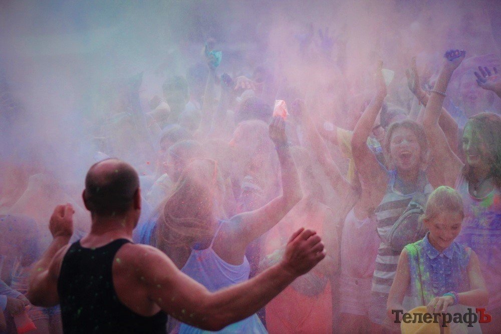 29 липня. Кременчужани розфарбують одне одного на «HoliDay Fest» 29 липня. Кременчужани розфарбують одне одного на «HoliDay Fest»