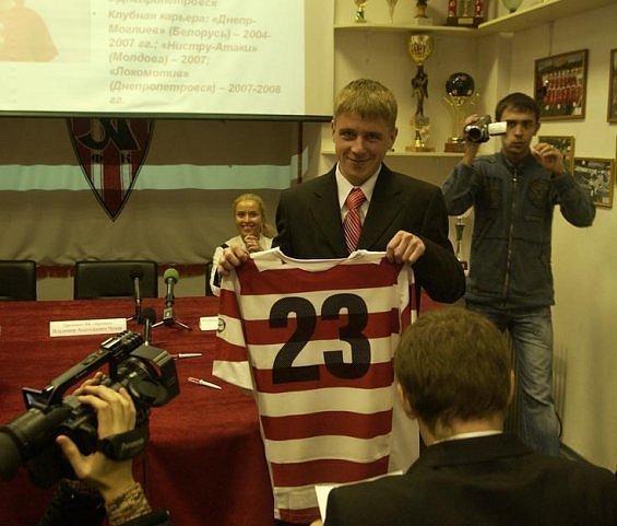 Футболіст «Кременя» Сергій Степанчук про втечу з Молдови, шикарне життя в «Арсеналі» та гонку бомбардирів Футболіст «Кременя» Сергій Степанчук про втечу з Молдови, шикарне життя в «Арсеналі» та гонку бомбардирів