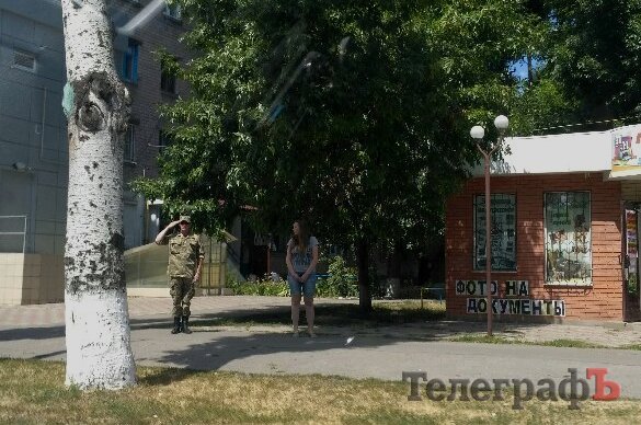 «Синочку, куди ж я без тебе»: у Кременчуці попрощалися з бійцем 107 полку «Синочку, куди ж я без тебе»: у Кременчуці попрощалися з бійцем 107 полку