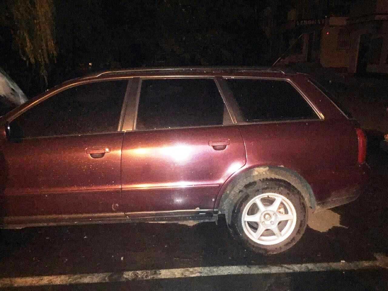 Ночью в центре Кременчуга горели две машины Ночью в центре Кременчуга горели две машины