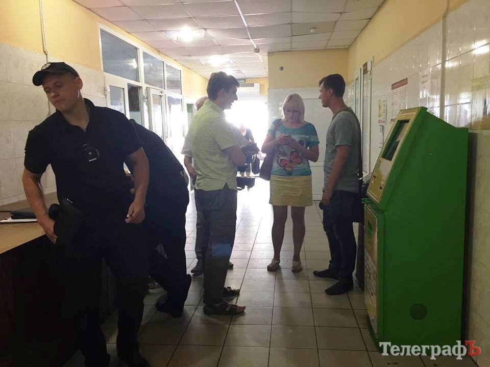 В здании центрального рынка Кременчуга нашли игровой автомат, замаскированный под «пополняшку» В здании центрального рынка Кременчуга нашли игровой автомат, замаскированный под «пополняшку»