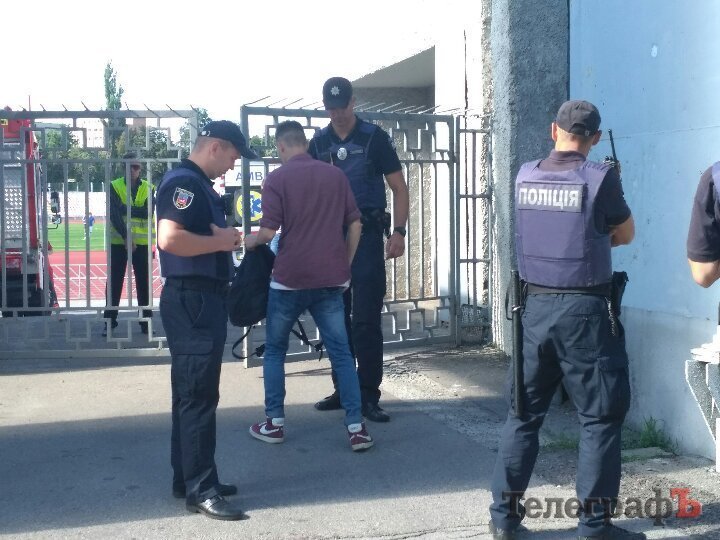 Як армія вболівальників «Кременя» поїхала до Черкас на перший бій Як армія вболівальників «Кременя» поїхала до Черкас на перший бій