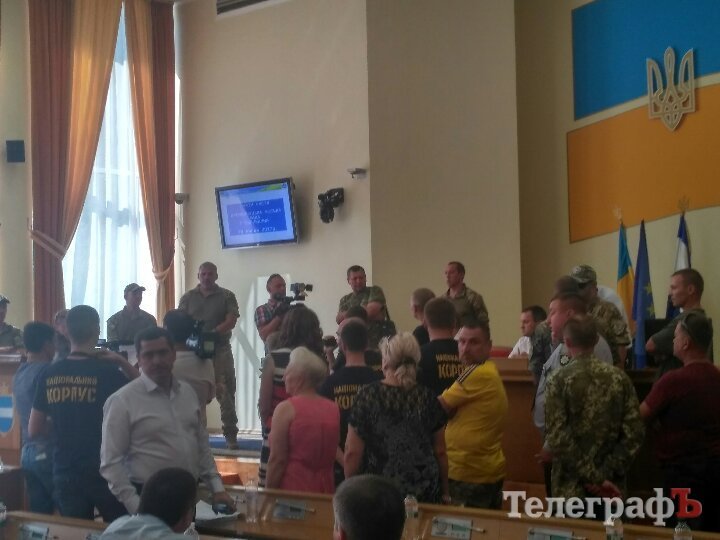 Сессия Кременчугского горсовета 20 июля: скандал с врачом из «ЛНР», туалеты и видеокамеры в парках Сессия Кременчугского горсовета 20 июля: скандал с врачом из «ЛНР», туалеты и видеокамеры в парках