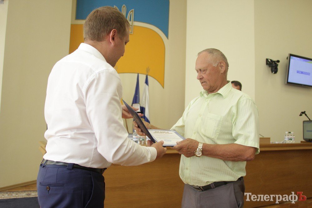 Кременчуцьких тренерів нагородили за спортсменів-чемпіонів Вихриста та Ляхову Кременчуцьких тренерів нагородили за спортсменів-чемпіонів Вихриста та Ляхову