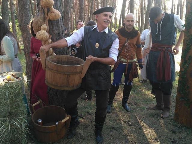 На свадьбе под Кременчугом гуляли ведьмы, эльфы и люди На свадьбе под Кременчугом гуляли ведьмы, эльфы и люди