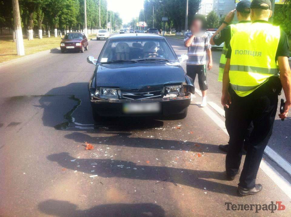 В Кременчуге на Керченской ВАЗ «догнал» бусик В Кременчуге на Керченской ВАЗ «догнал» бусик