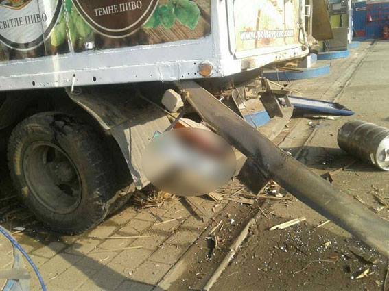 На Полтавщине на АЗС взорвался газовый баллон в машине На Полтавщине на АЗС взорвался газовый баллон в машине