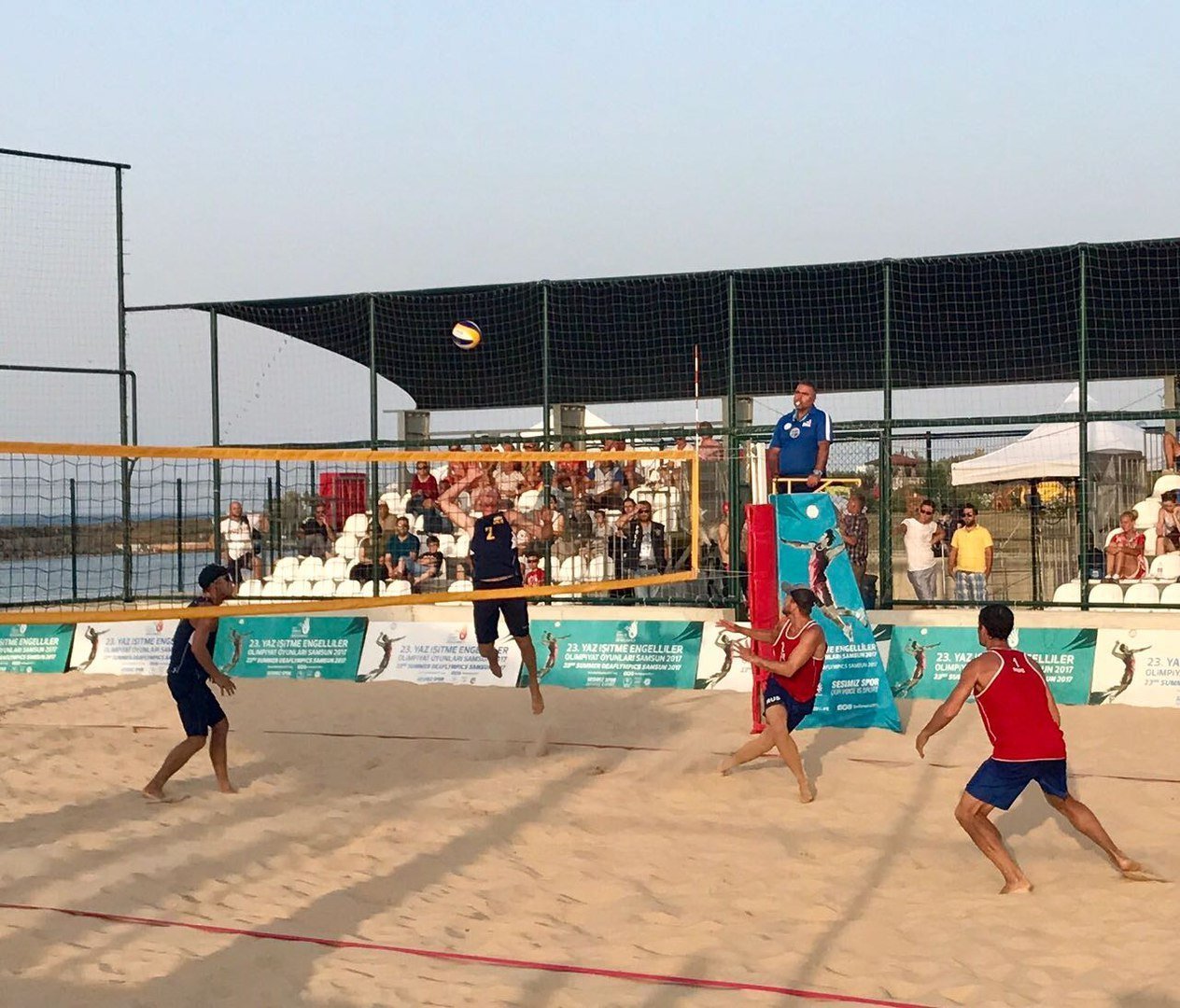 Кременчуцький волейболіст завоював срібло на Дефлімпійських іграх Кременчуцький волейболіст завоював срібло на Дефлімпійських іграх