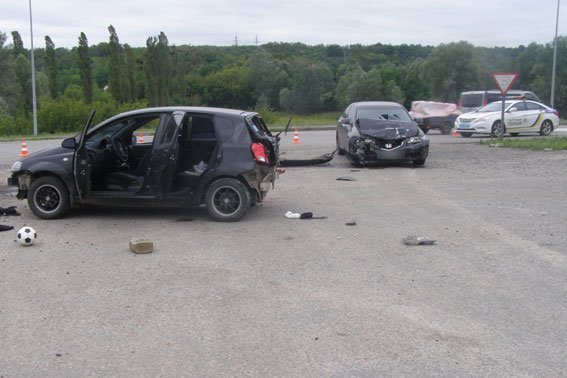 На Полтавщине в ДТП погибла женщина, а ее 4-летняя дочь попала в реанимацию На Полтавщине в ДТП погибла женщина, а ее 4-летняя дочь попала в реанимацию