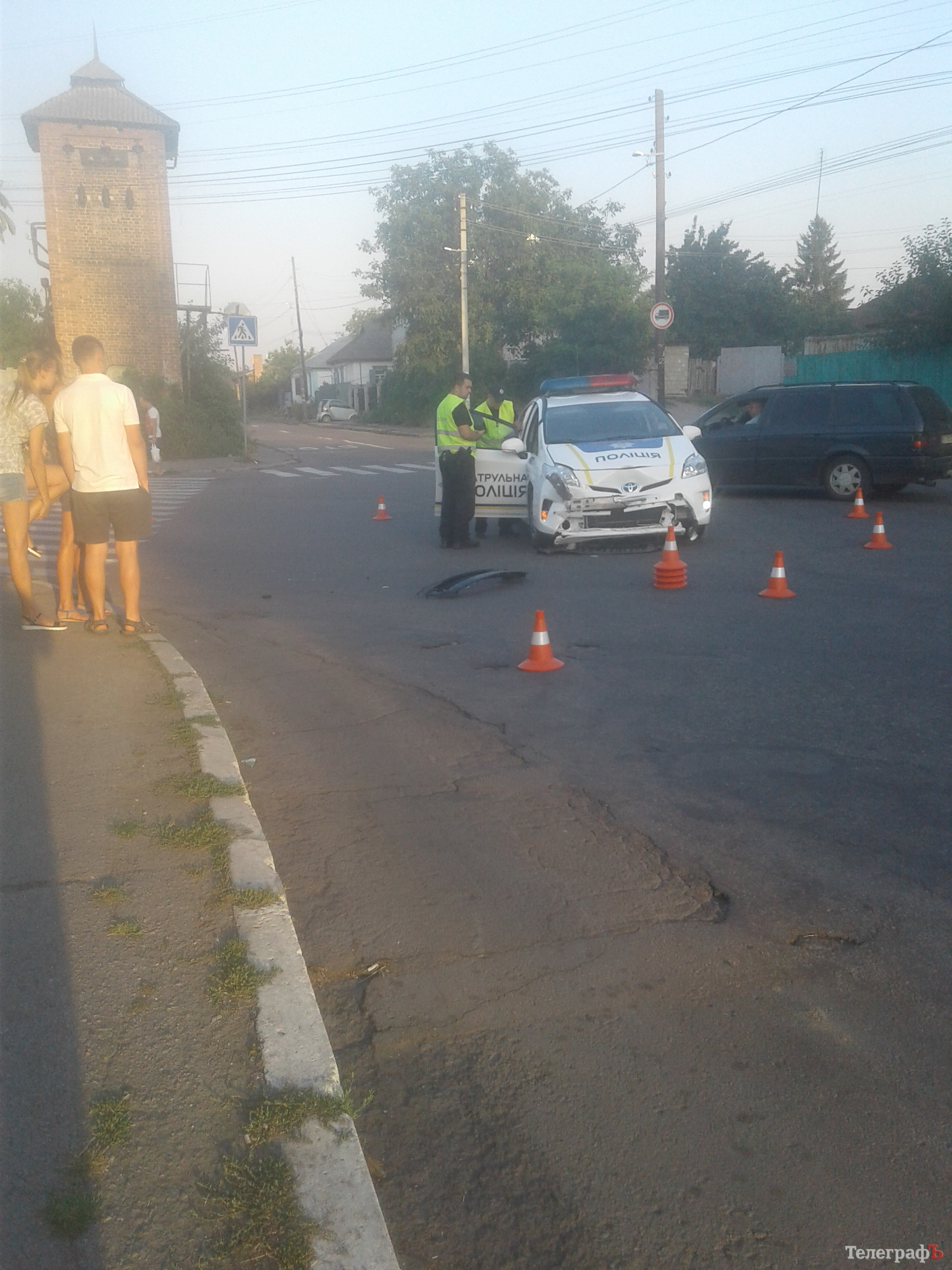 В Кременчуге патрульные попали в ДТП: разбили Prius В Кременчуге патрульные попали в ДТП: разбили Prius