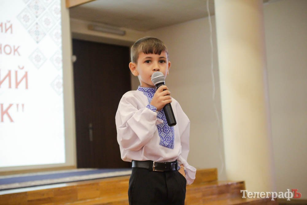 Вишиванки з бабусиної скрині, дукач за 25 тисяч євро та картини з колонії Вишиванки з бабусиної скрині, дукач за 25 тисяч євро та картини з колонії