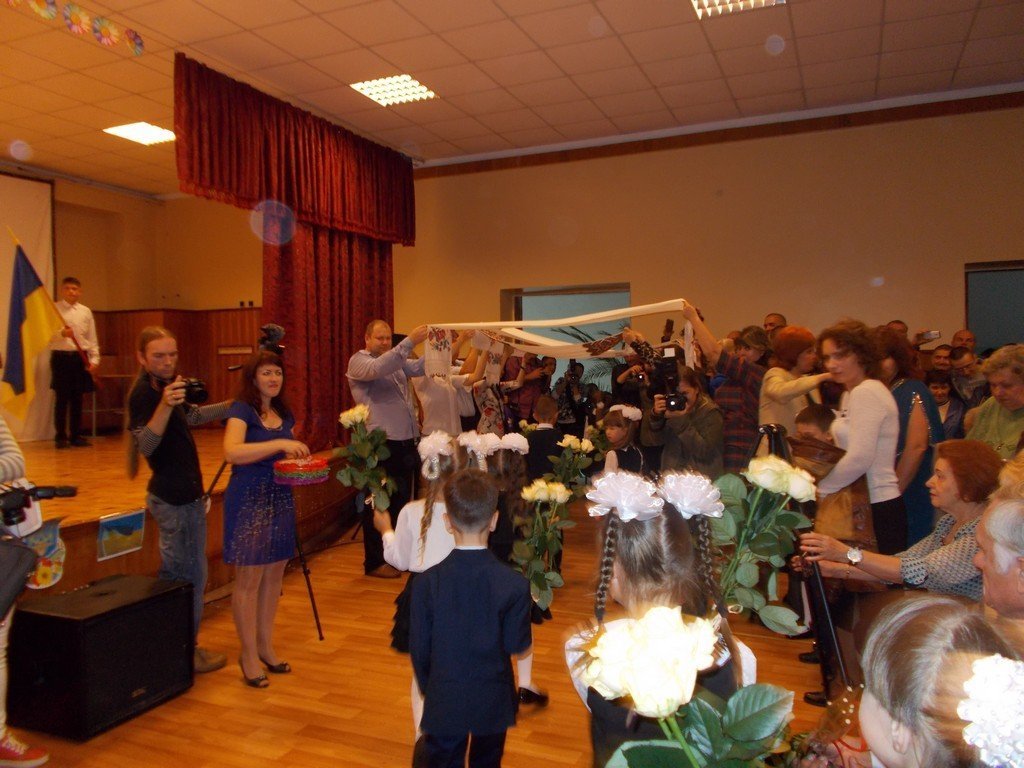 Первое сентября, первый класс, первый осенний дождь Первое сентября, первый класс, первый осенний дождь