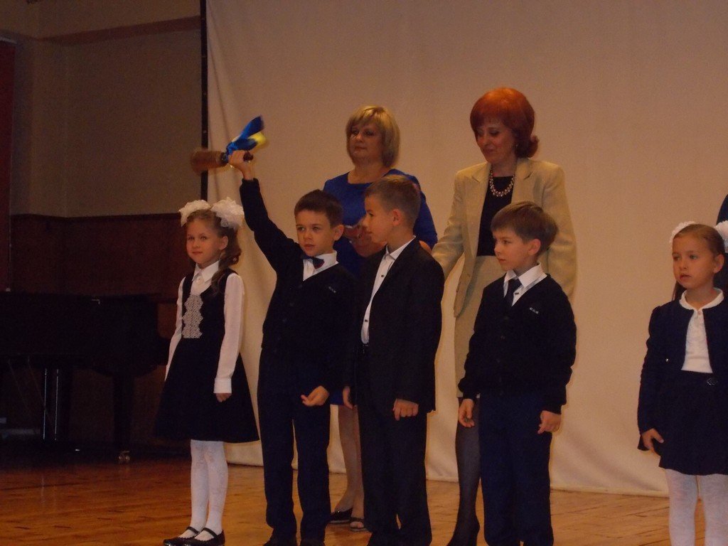 Первое сентября, первый класс, первый осенний дождь Первое сентября, первый класс, первый осенний дождь