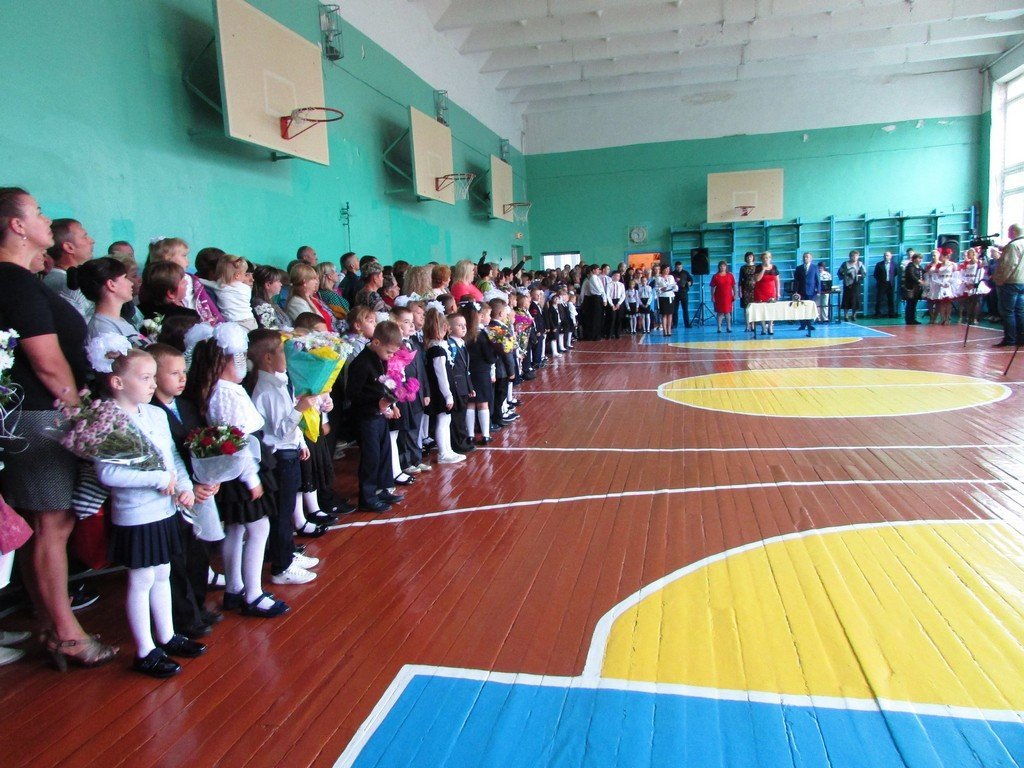 Первое сентября, первый класс, первый осенний дождь Первое сентября, первый класс, первый осенний дождь