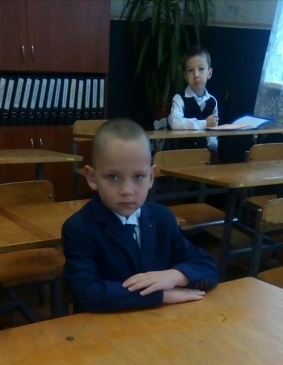 Первое сентября, первый класс, первый осенний дождь Первое сентября, первый класс, первый осенний дождь