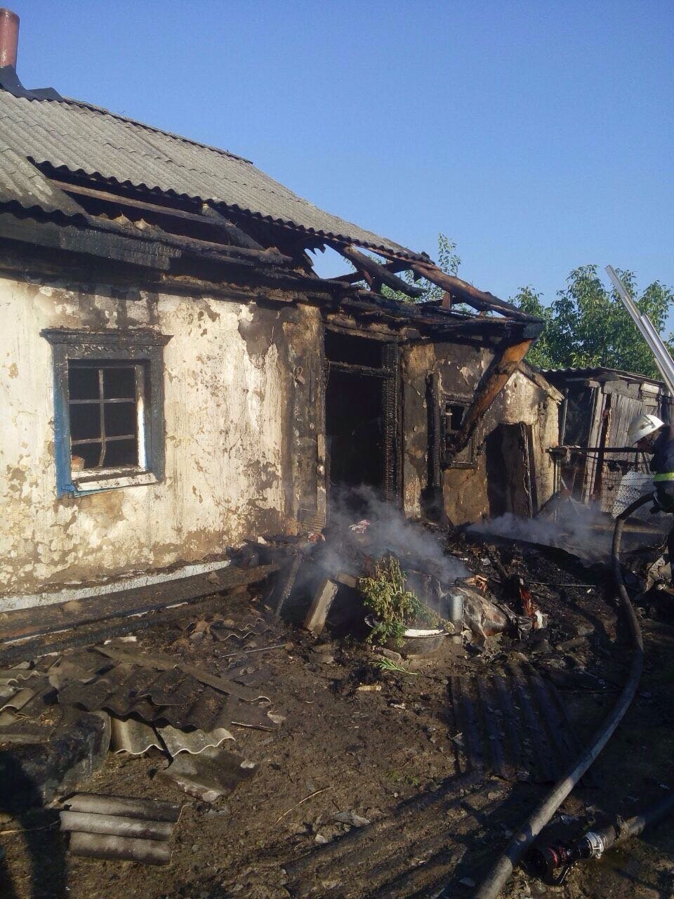 Под Кременчугом горел частный дом: женщина и ребенок в больнице Под Кременчугом горел частный дом: женщина и ребенок в больнице