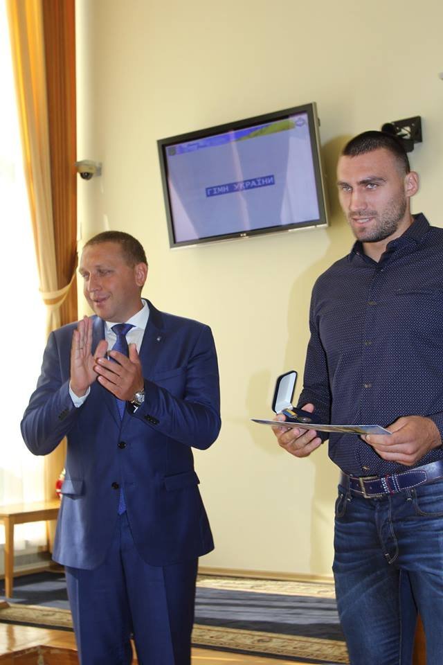 Кременчуцьких спортсменів та тренерів нагородив мер Кременчуцьких спортсменів та тренерів нагородив мер