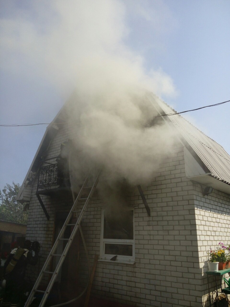 В Кременчуге на Раковке горела баня В Кременчуге на Раковке горела баня