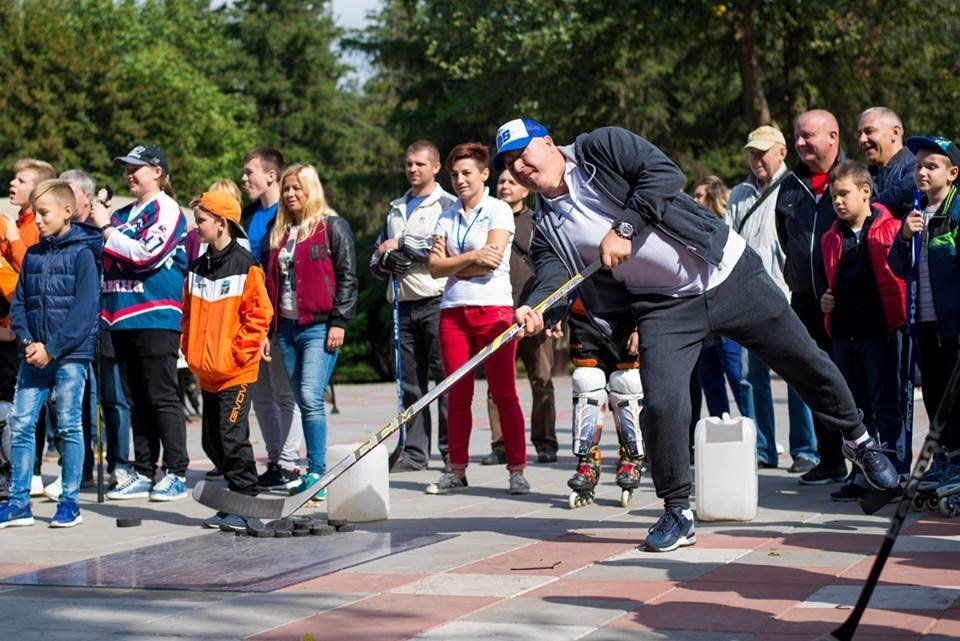 Хокеїсти осідлали коней та підкорювали настільні ігри Хокеїсти осідлали коней та підкорювали настільні ігри