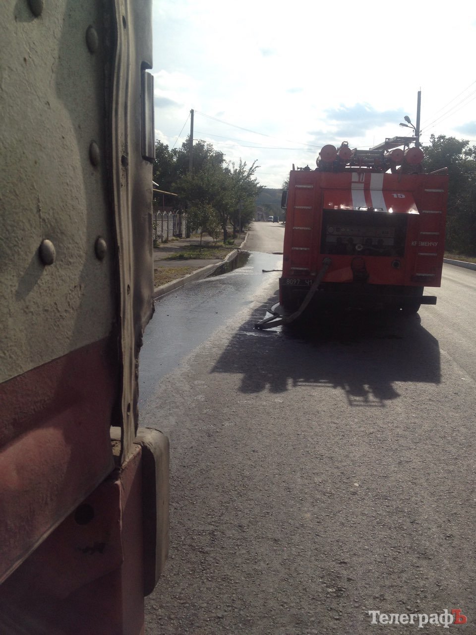 В Кременчуге на дорогу вылилось 250 литров дизельного топлива В Кременчуге на дорогу вылилось 250 литров дизельного топлива