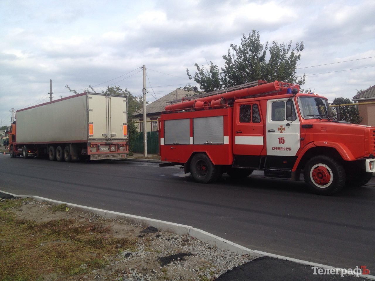 В Кременчуге на дорогу вылилось 250 литров дизельного топлива В Кременчуге на дорогу вылилось 250 литров дизельного топлива