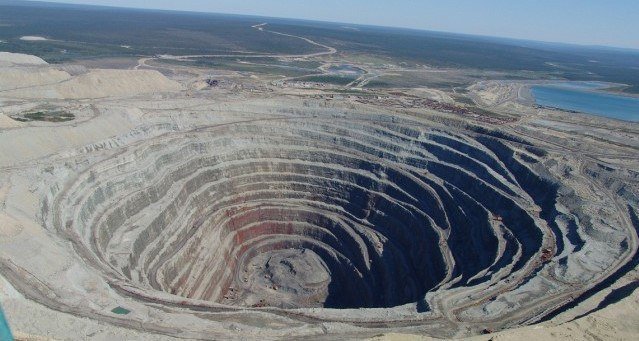 Як може виглядати нова емблема плавнівського футбольного клубу «Гірник-Спорт» Як може виглядати нова емблема плавнівського футбольного клубу «Гірник-Спорт»