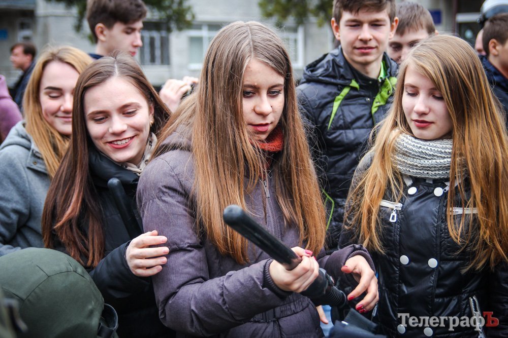 Нацгвардия идёт в Кременчугские школы Нацгвардия идёт в Кременчугские школы