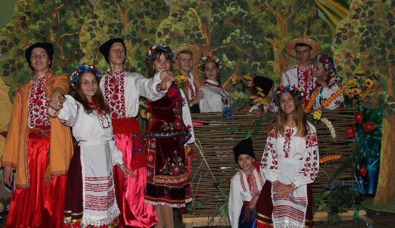 «Хіба я не козак»: патріотичний флеш-моб від кременчуцьких школярів «Хіба я не козак»: патріотичний флеш-моб від кременчуцьких школярів