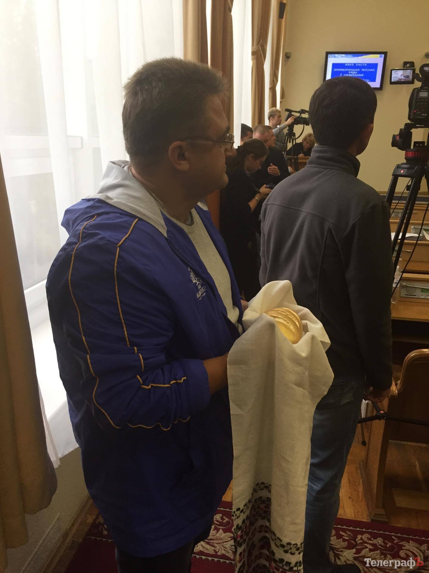 Сессия Кременчугского горсовета 12 октября: новые тарифы на тепло, Алитус, платные услуги в больницах Сессия Кременчугского горсовета 12 октября: новые тарифы на тепло, Алитус, платные услуги в больницах