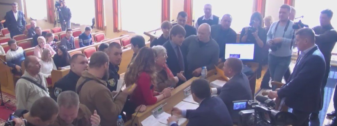 Сессия Кременчугского горсовета 13 октября: снова тарифы на тепло и платные услуги в больницах Сессия Кременчугского горсовета 13 октября: снова тарифы на тепло и платные услуги в больницах