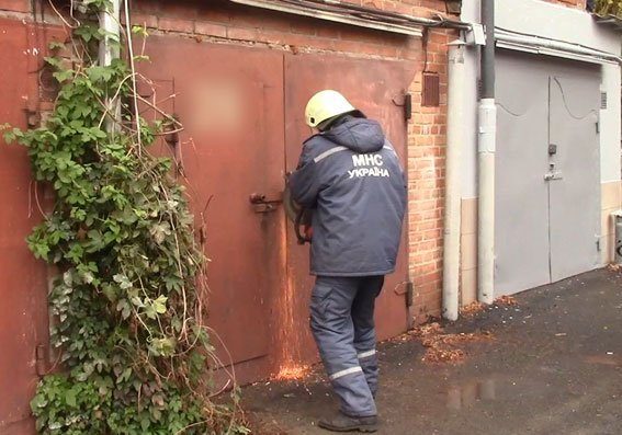 На Полтавщине изъяли более 500 бутылок «элитного» фальсификата На Полтавщине изъяли более 500 бутылок «элитного» фальсификата