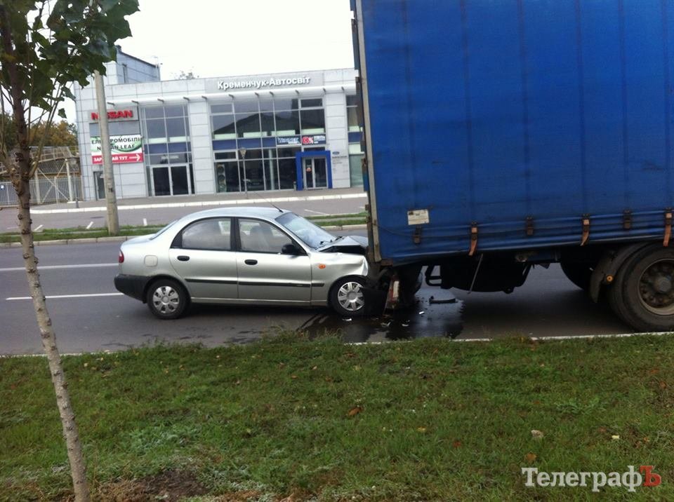 В Кременчуге Daewoo въехал в грузовик В Кременчуге Daewoo въехал в грузовик