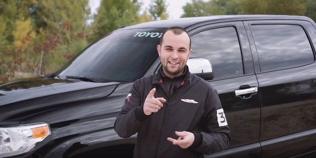 Еталон «крутості» для перевезення навозу: кременчужанин Johnny Kabina протестував Toyota Tundra Еталон «крутості» для перевезення навозу: кременчужанин Johnny Kabina протестував Toyota Tundra