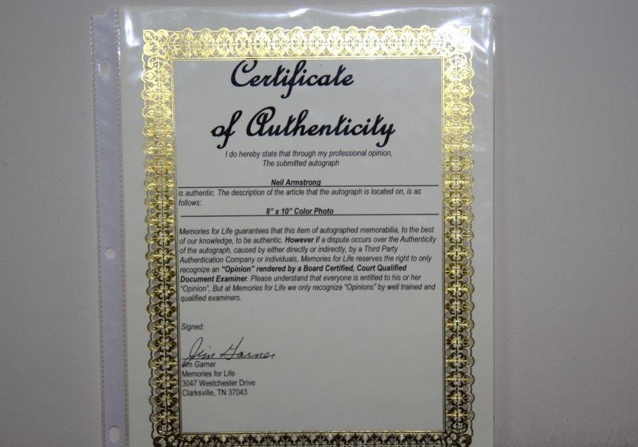 Где в Кременчуге можно увидеть автограф «человека с Луны» Где в Кременчуге можно увидеть автограф «человека с Луны»