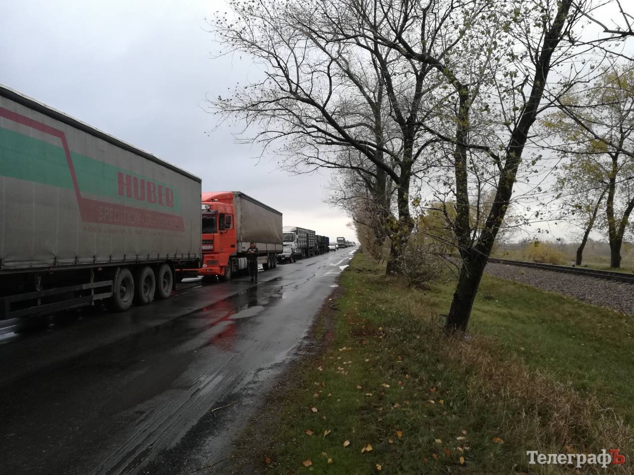 «Город не знал, что ученья идут»: На дамбе Кременчугского водохранилища собралась пробка из фур «Город не знал, что ученья идут»: На дамбе Кременчугского водохранилища собралась пробка из фур