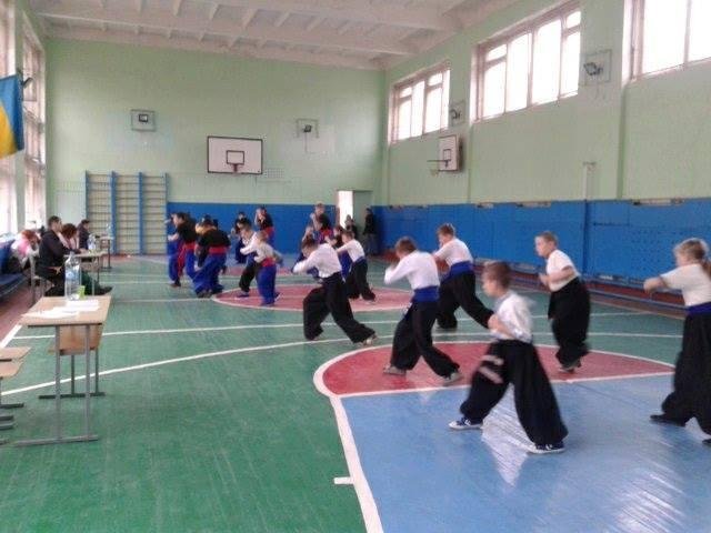 Бойовий гопак в Черкасах показали кременчуцькі «Козачата» Бойовий гопак в Черкасах показали кременчуцькі «Козачата»