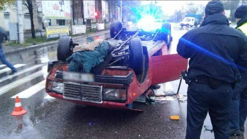 В Кременчуге на электростанции ВАЗ «лег на спину» В Кременчуге на электростанции ВАЗ «лег на спину»