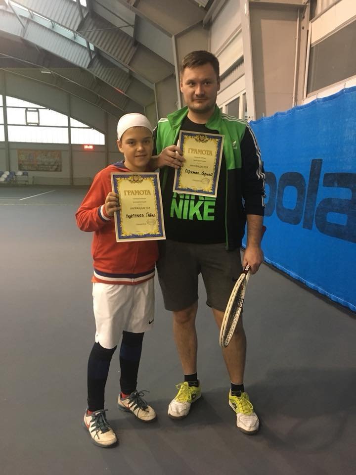 Кременчуцька ракетка Павло Резоглазов попри біль в нозі вийшов на корт Кременчуцька ракетка Павло Резоглазов попри біль в нозі вийшов на корт