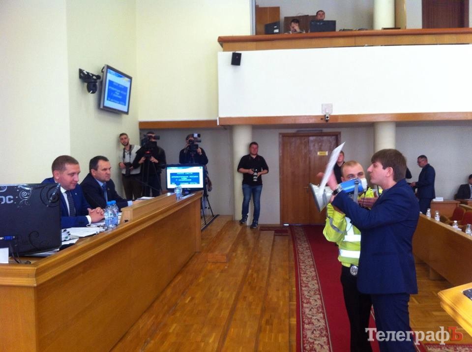 Тарифы на тепло, делёж денег и воспитание патриотов – сессия Кременчугского горсовета 16 ноября Тарифы на тепло, делёж денег и воспитание патриотов – сессия Кременчугского горсовета 16 ноября