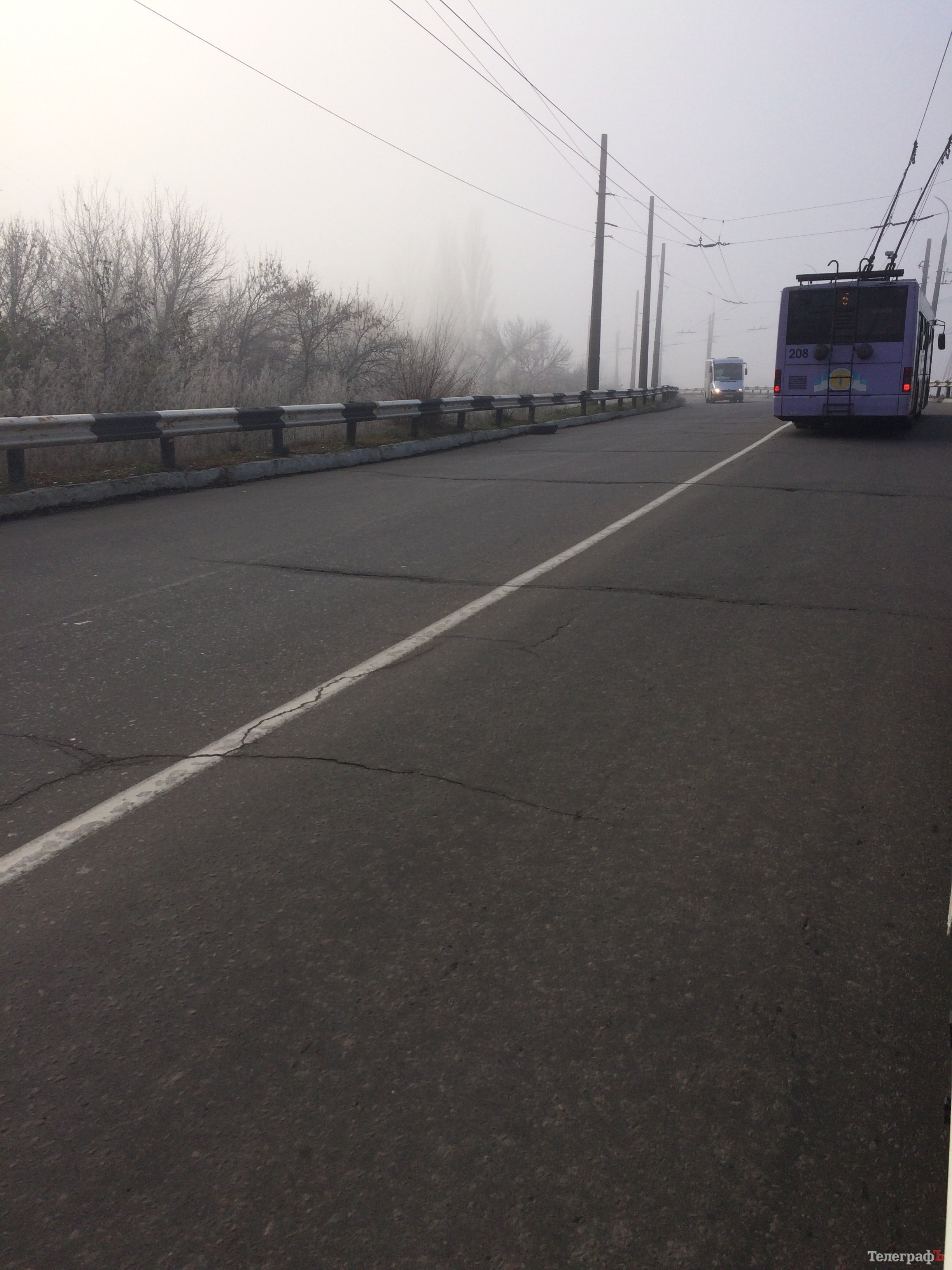 Фотофакт: в Кременчуге у маршрутки на ходу отвалилось колесо Фотофакт: в Кременчуге у маршрутки на ходу отвалилось колесо