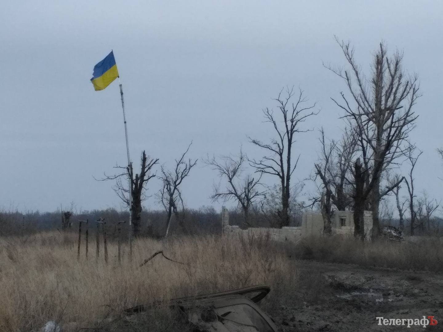 Гаряча промзона: як місцеві мешканці живуть пліч-о-пліч з військовими Гаряча промзона: як місцеві мешканці живуть пліч-о-пліч з військовими