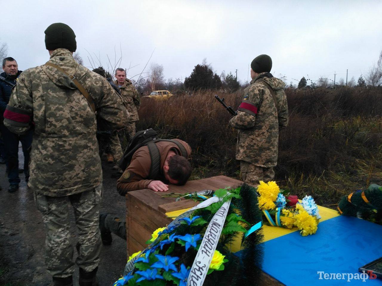 Матері віддали сина: бійця Сергія Серебреннікова забрали з безіменної могили у Кременчуці Матері віддали сина: бійця Сергія Серебреннікова забрали з безіменної могили у Кременчуці
