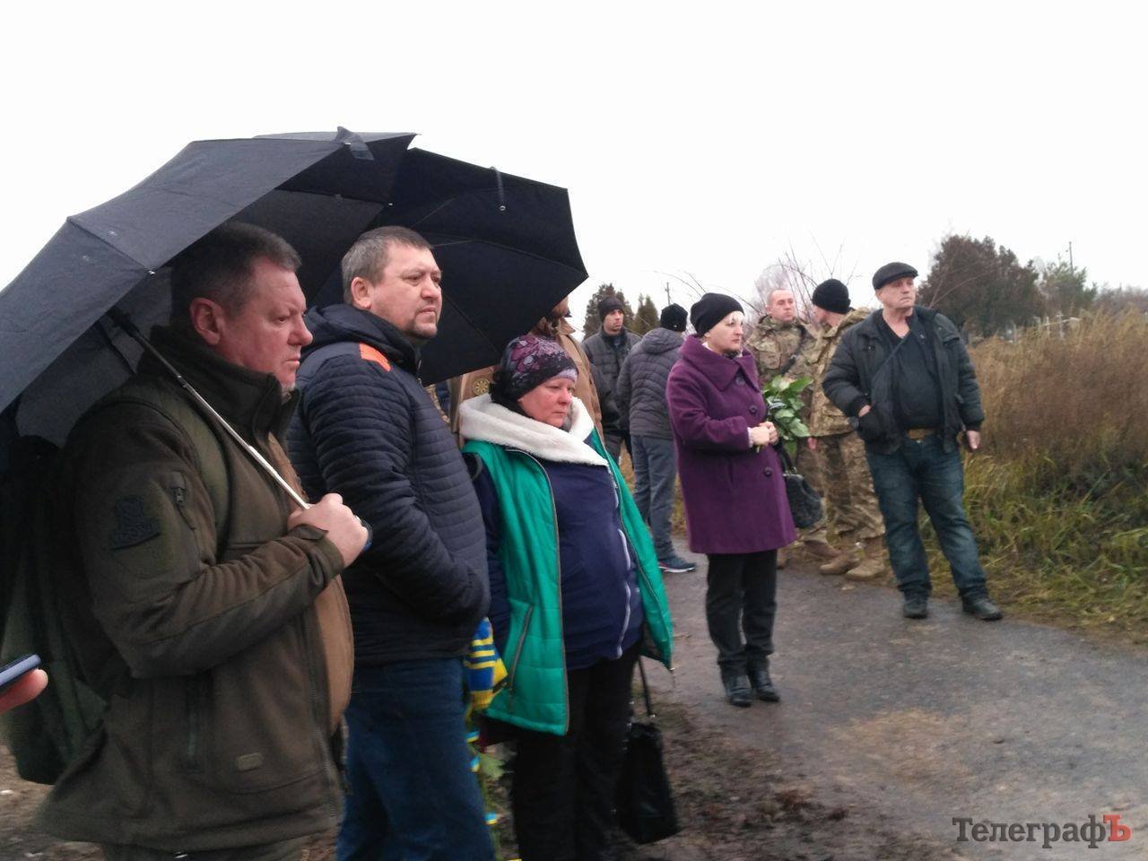 Матері віддали сина: бійця Сергія Серебреннікова забрали з безіменної могили у Кременчуці Матері віддали сина: бійця Сергія Серебреннікова забрали з безіменної могили у Кременчуці