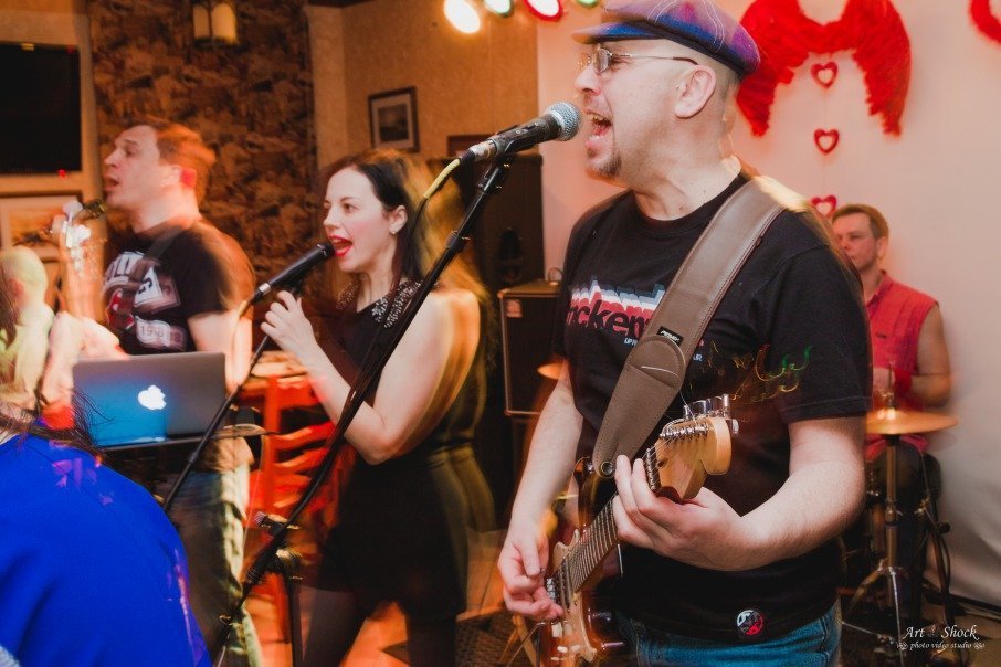 ПАБ «Августин»: в будни – 20% скидка на еду, в выходные - живая рок-музыка! ПАБ «Августин»: в будни – 20% скидка на еду, в выходные - живая рок-музыка!