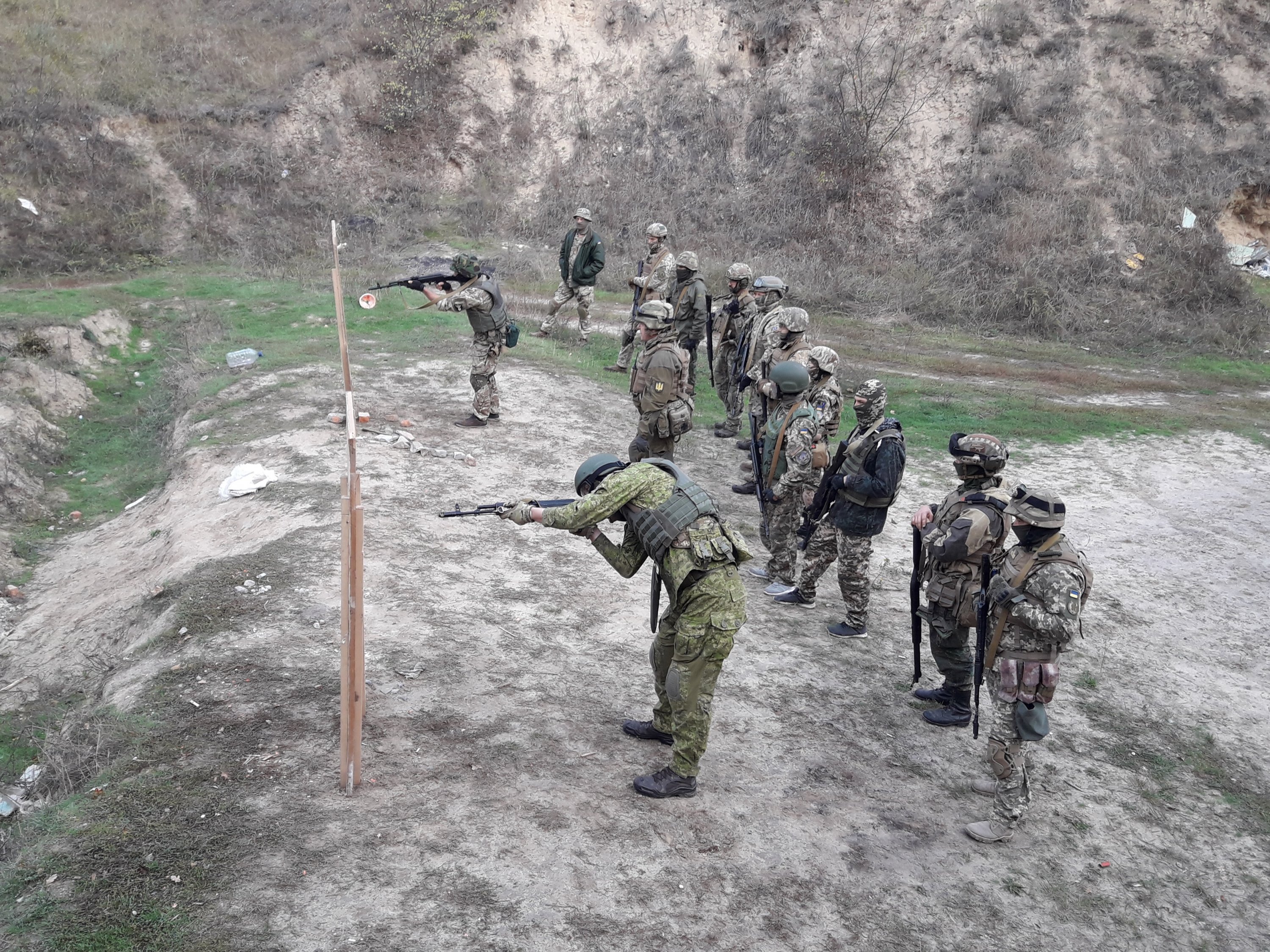 На вогневому рубежі. Навчальні стрільби батальйону територіальної оборони