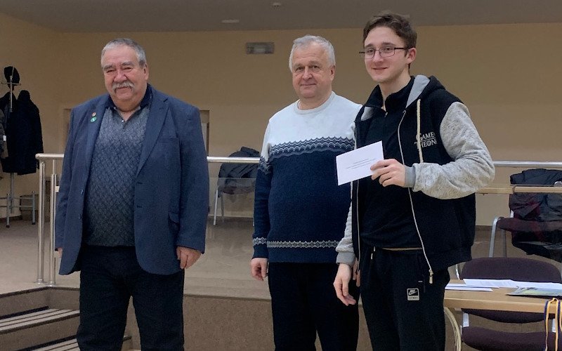 Нагородження Титянюка Артема (Полтавська обл.) за кращий результат серед юніорів у бліц-турнірі-С XII Меморіала В.Т.Грохотова -2022